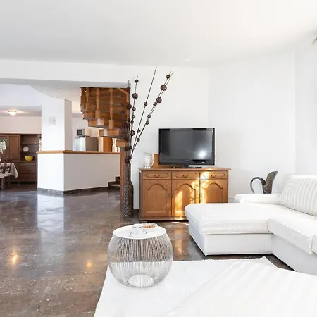 Luxury Beach With Studio House